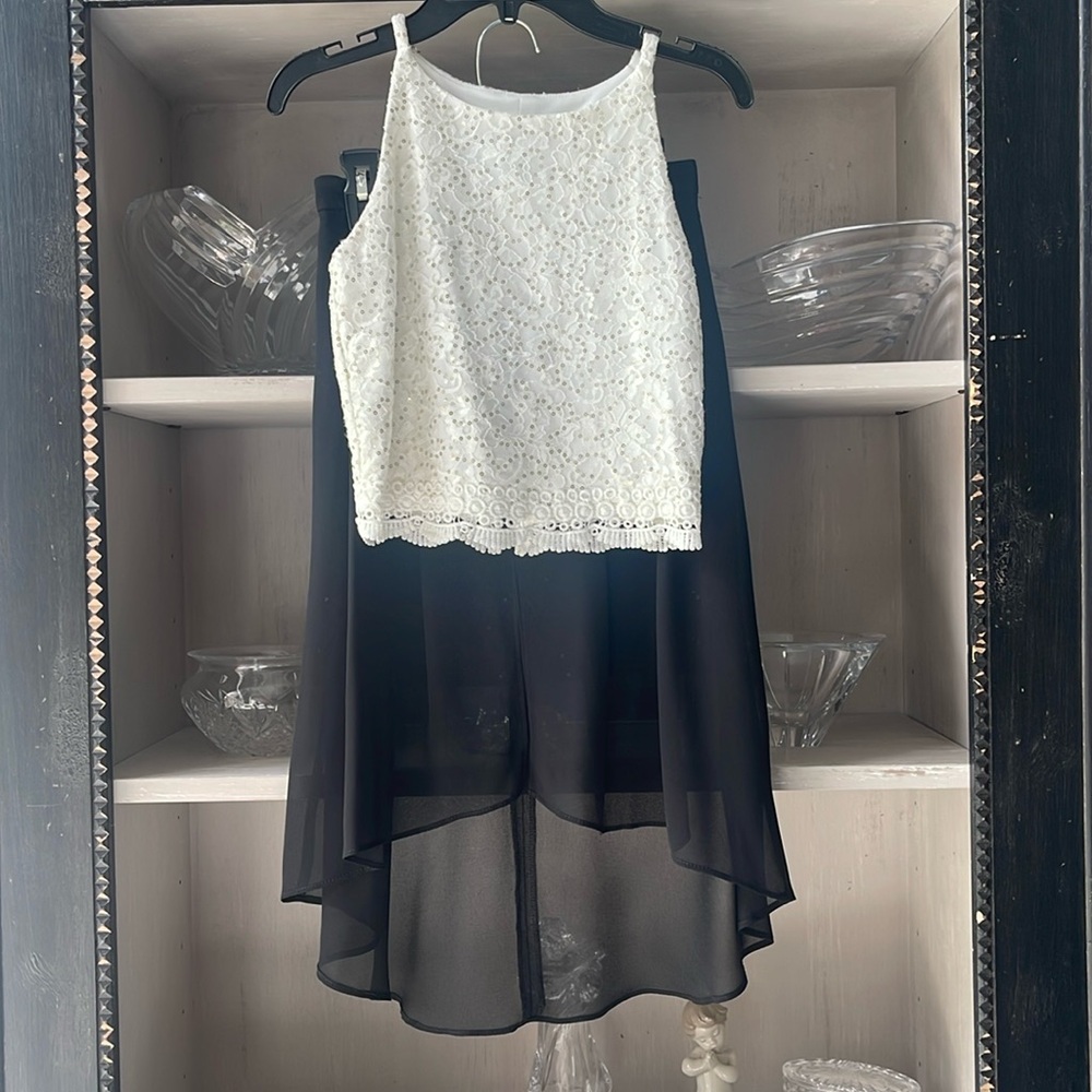 Amy Byer girls black lace sequin skirt w/matching cream sequin lace top. Sz 10